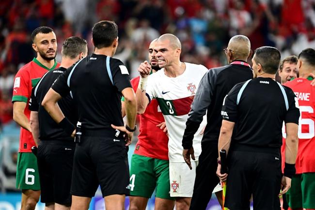 Pepe mỉa mai: Giờ trao chức vô địch cho Argentina luôn đi